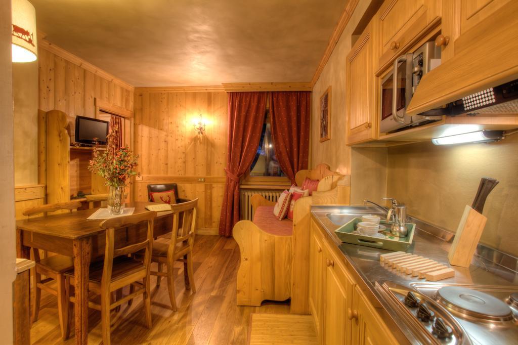 B&B Residence Checrouit Courmayeur Exteriér fotografie