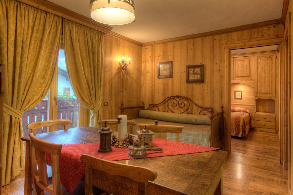 B&B Residence Checrouit Courmayeur Pokoj fotografie