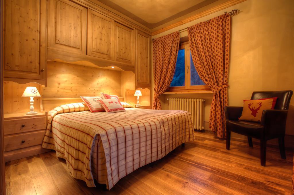 B&B Residence Checrouit Courmayeur Exteriér fotografie