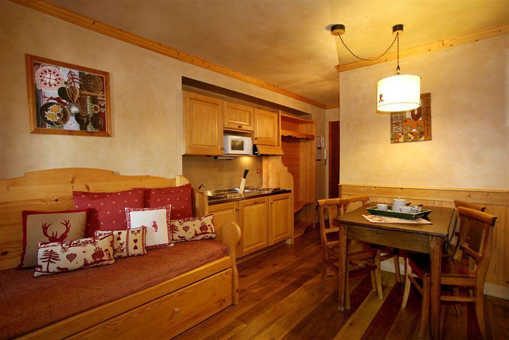 B&B Residence Checrouit Courmayeur Exteriér fotografie