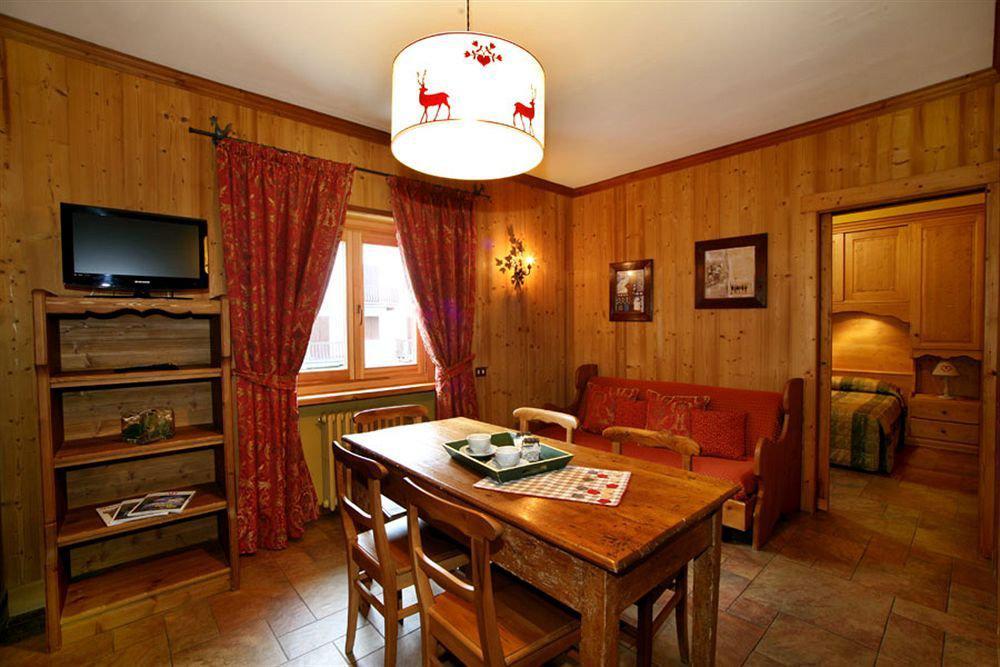 B&B Residence Checrouit Courmayeur Exteriér fotografie
