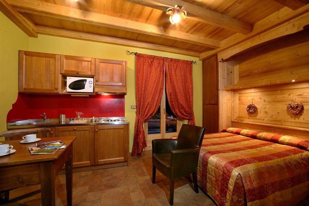 B&B Residence Checrouit Courmayeur Exteriér fotografie