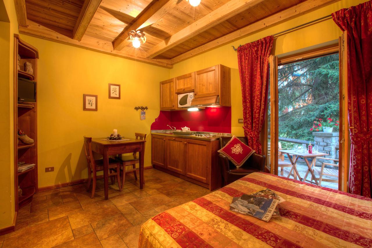 B&B Residence Checrouit Courmayeur Exteriér fotografie