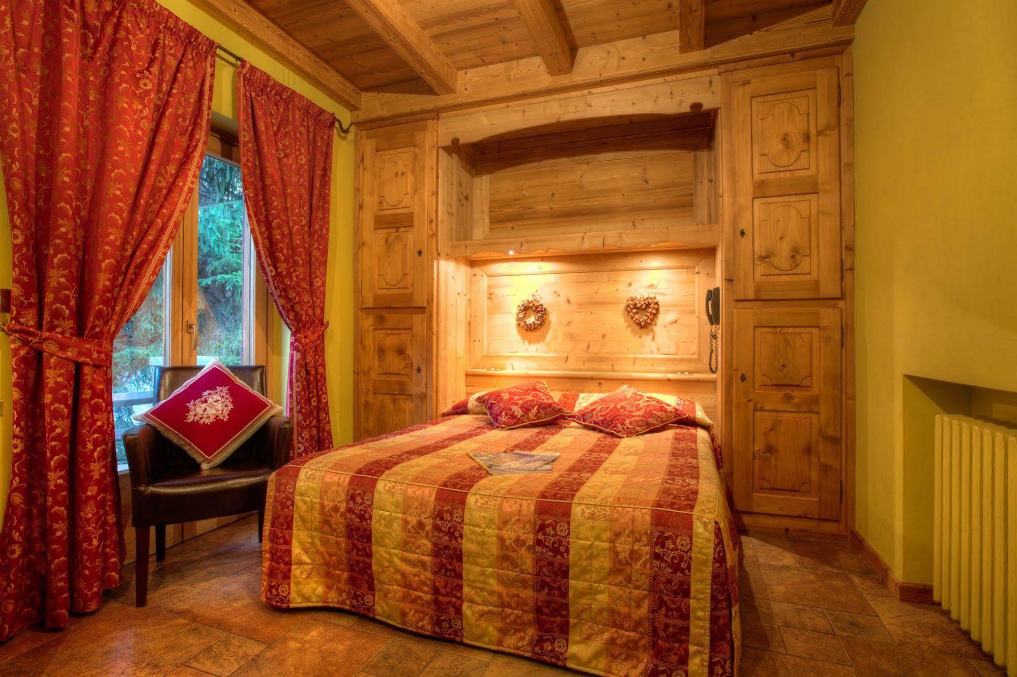 B&B Residence Checrouit Courmayeur Exteriér fotografie