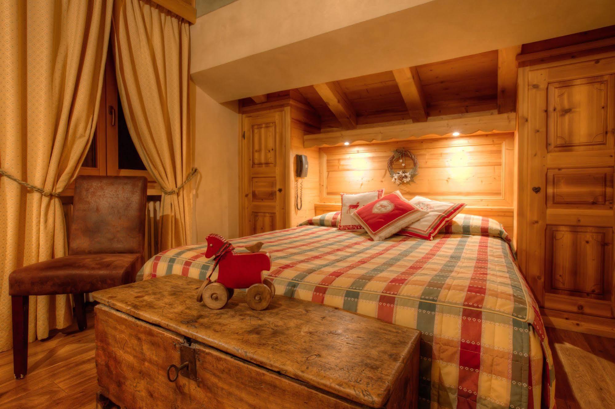 B&B Residence Checrouit Courmayeur Exteriér fotografie