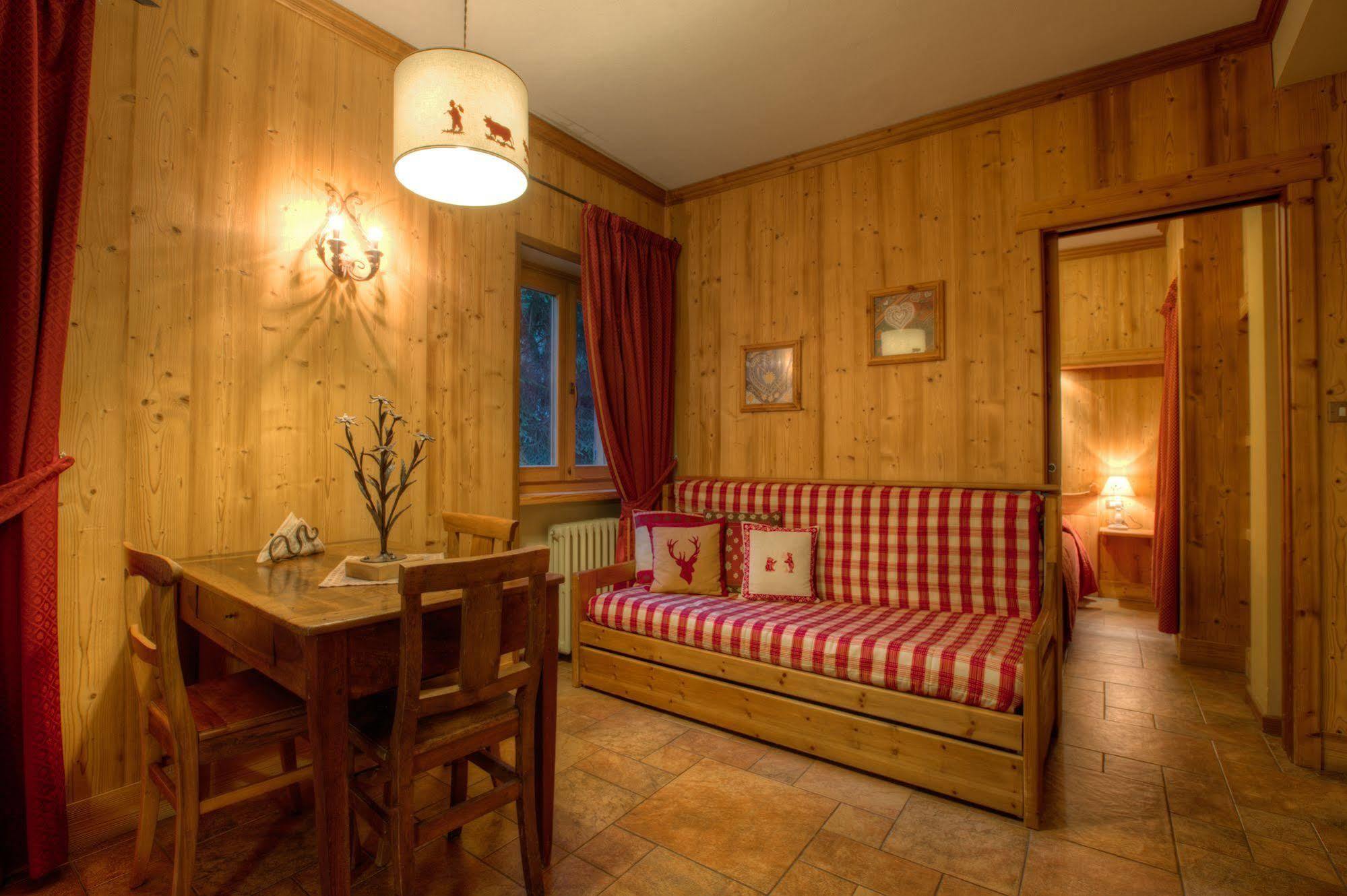 B&B Residence Checrouit Courmayeur Exteriér fotografie