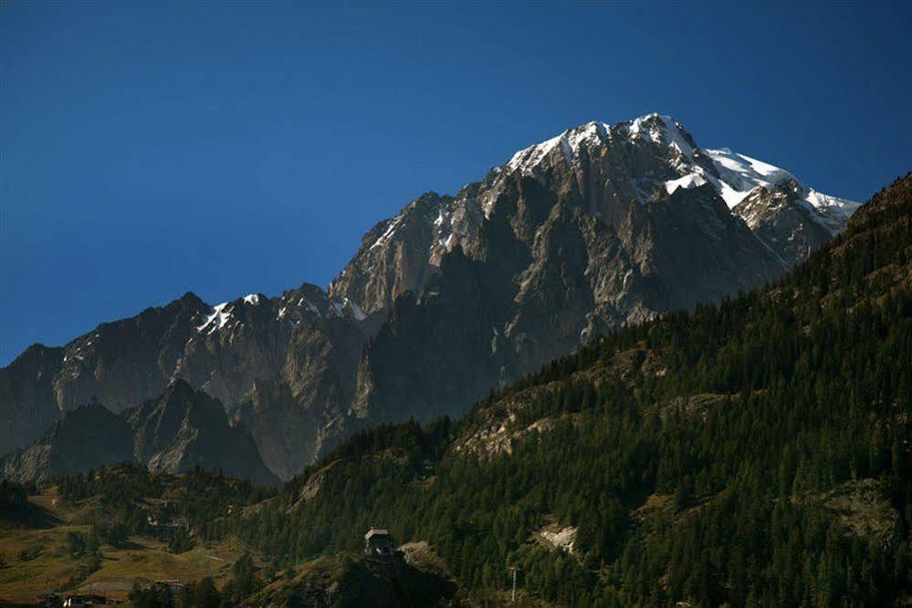 B&B Residence Checrouit Courmayeur Exteriér fotografie