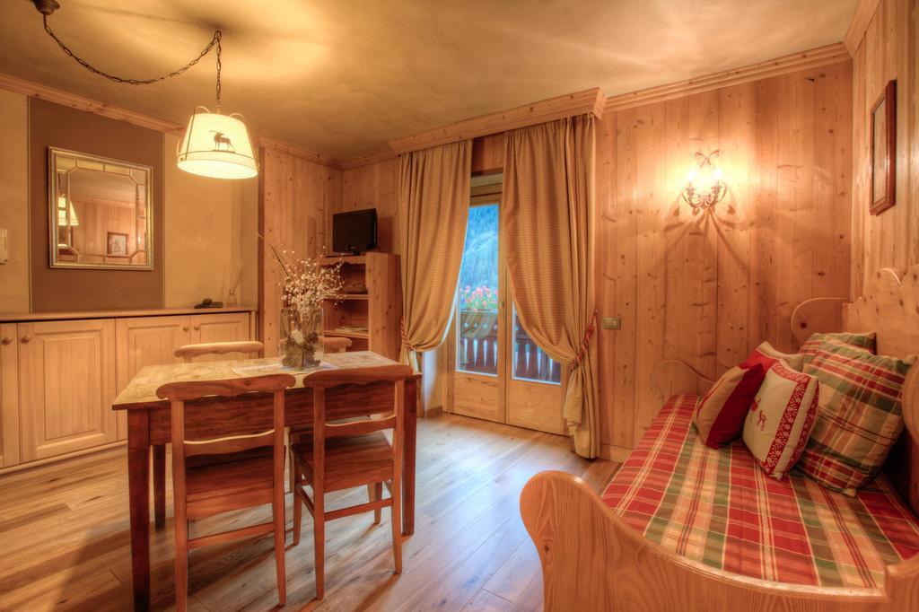 B&B Residence Checrouit Courmayeur Pokoj fotografie