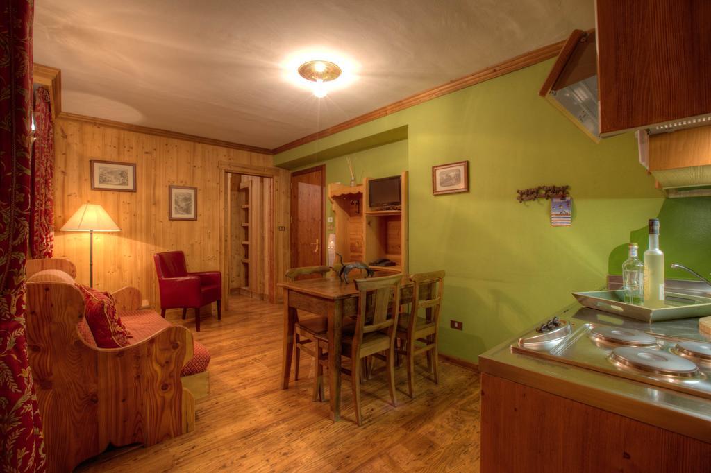 B&B Residence Checrouit Courmayeur Pokoj fotografie
