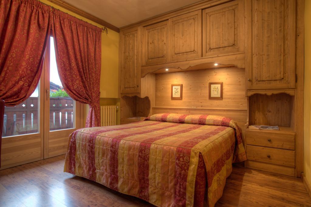 B&B Residence Checrouit Courmayeur Pokoj fotografie